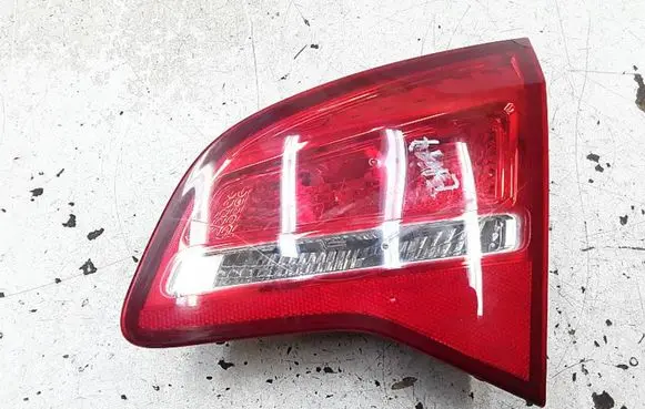 Opel Meriva B Tailgate rear/tail lights 21620201