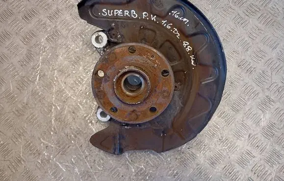 Front wheel hub