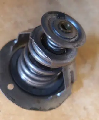 Toyota Corolla Verso AR10 Thermostat V8554 1705