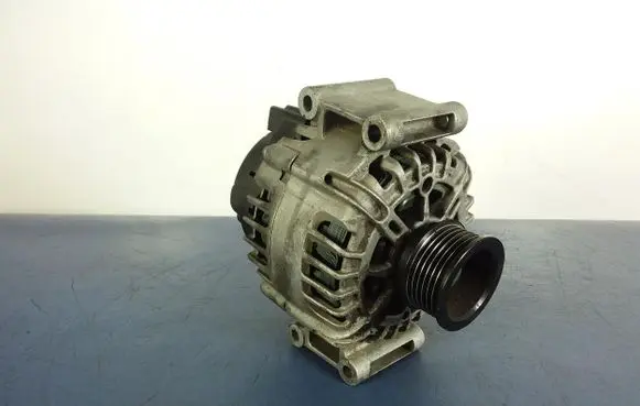 Volkswagen PASSAT CC Generator/alternator