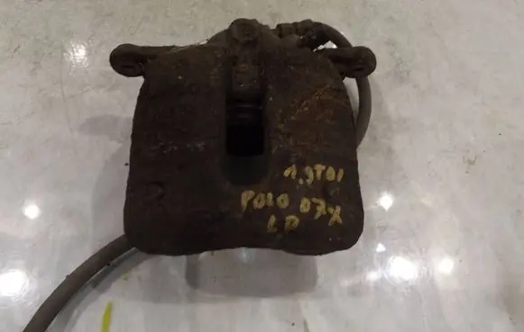 Volkswagen Polo IV 9N3 Front brake caliper