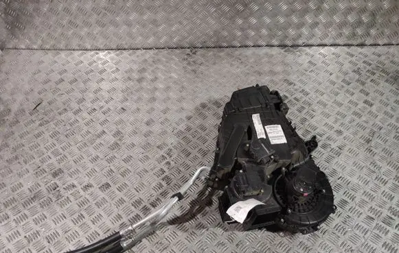 Chrysler Pacifica Interior heater climate box assembly 68216212AF 68225022AF