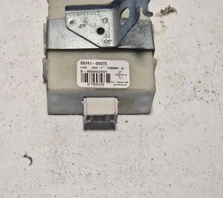 Toyota Avensis T250 Door control unit/module 8974105070 736680A 000003707