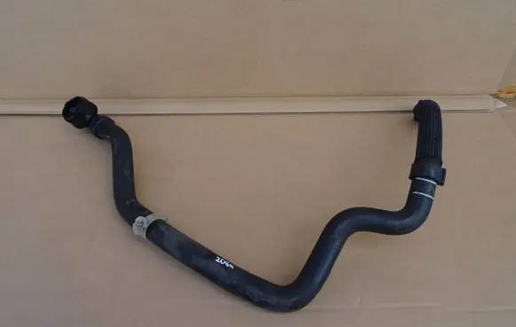 Peugeot 208 Engine coolant pipe/hose 9815213280