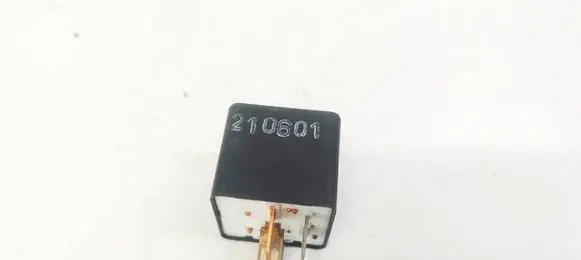 Audi A6 S6 C5 4B Other relay 443951253AA 899574000
