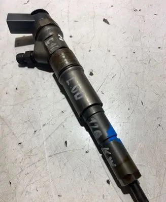 BMW 3 E90 E91 Fuel injector 0445110216