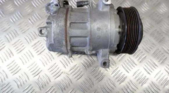 Nissan Qashqai Air conditioning (A/C) compressor (pump) 926004EB0A