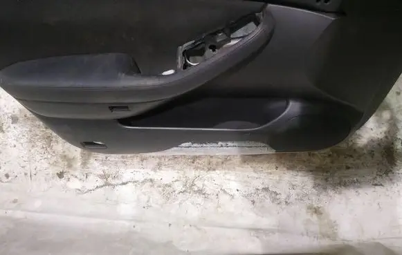 Toyota Avensis T250 Front door card panel trim 