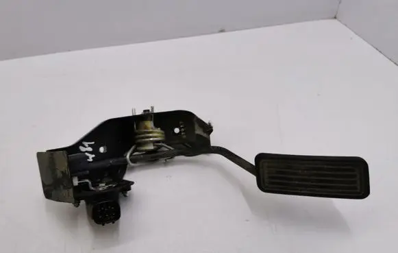 Toyota Avensis T250 Accelerator throttle pedal