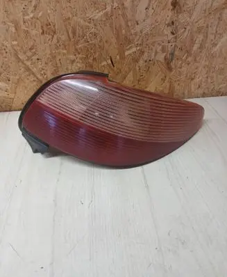 Peugeot 206 Rear/tail lights E27203