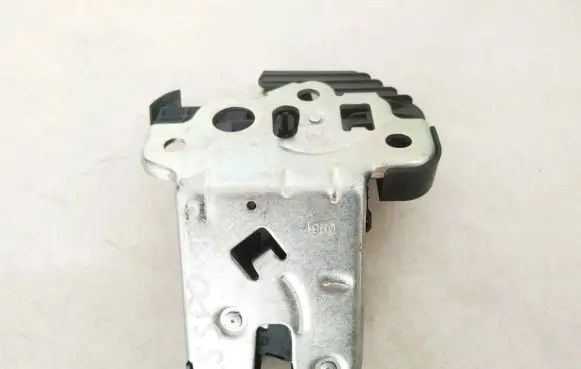 Audi A5 8T 8F Tailgate/trunk/boot lock/catch/latch 8K9827505A