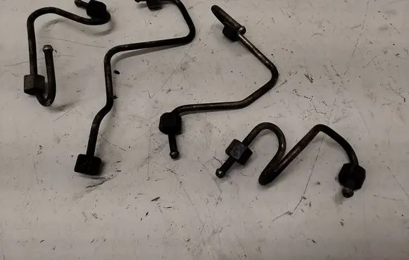 Renault Megane II Fuel injector supply line/pipe 8200240244
