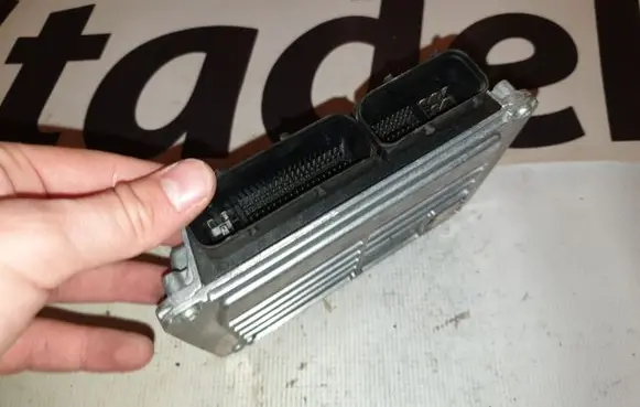 Volkswagen PASSAT B5.5 Engine control unit/module 06B906033H 5WP4004402 06B906033