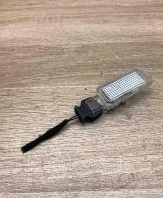 Volkswagen PASSAT B5 Other interior light 4B0947415B 893971632 Withplug