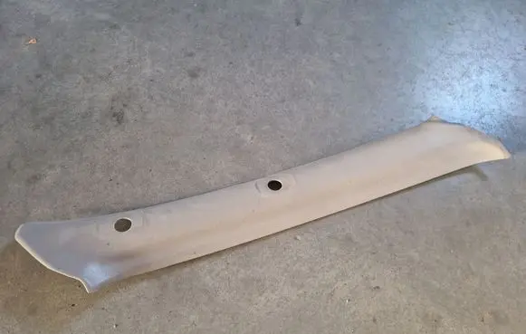 Mitsubishi Pajero Sport I (A) pillar trim MR417238
