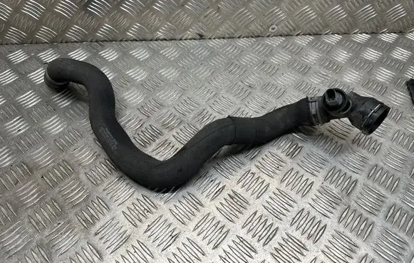 Volkswagen Golf VII Coolant pipe/hose 