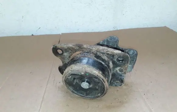Chevrolet Captiva Engine mount bracket NOCODE