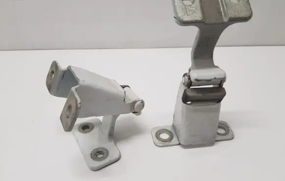 Rear door hinge set