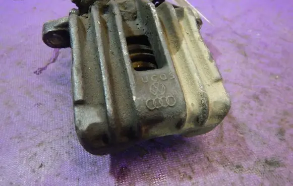 Volkswagen PASSAT B4 Rear brake caliper