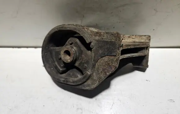 Engine mount bracket