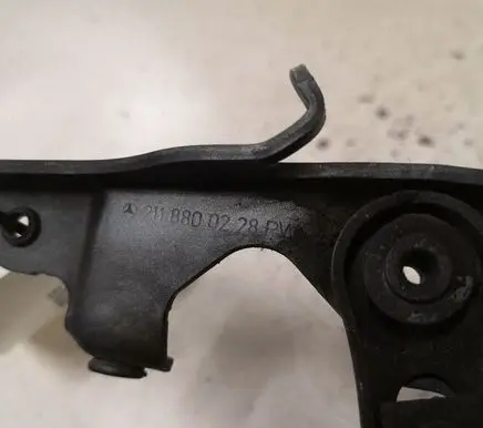 Mercedes-Benz E W211 Engine bonnet/hood hinges 2118800228