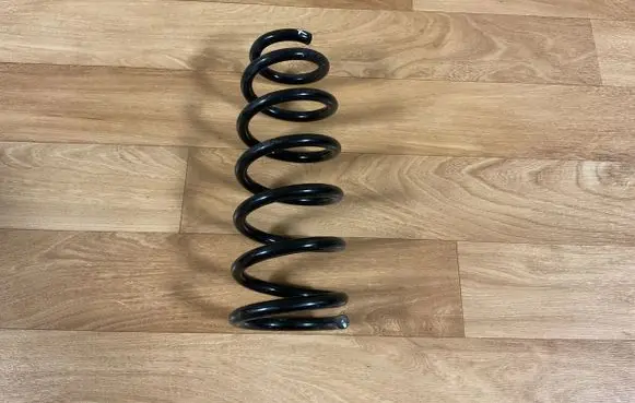 Toyota Avensis T250 Rear coil spring 