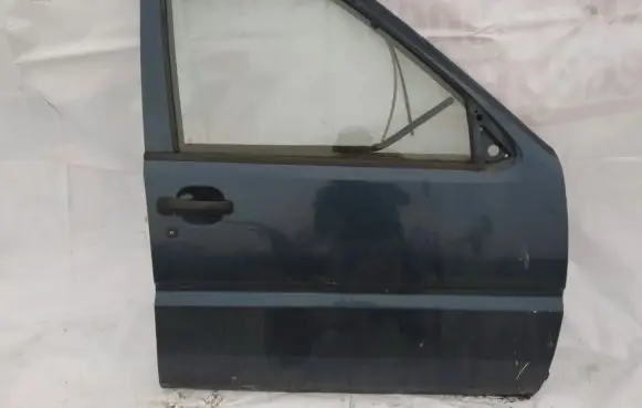 Ford Maverick Front door melyna