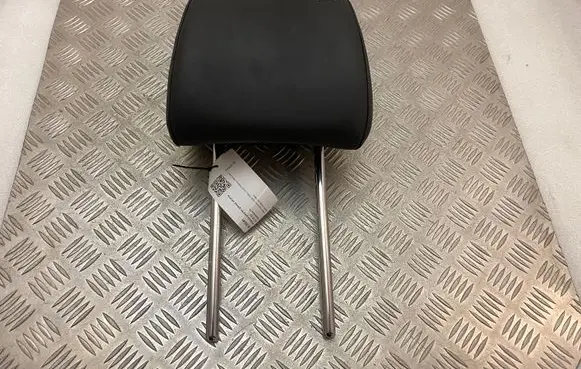 Hyundai Kona I Front seat headrest 