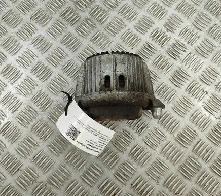 Mercedes-Benz E W212 Engine mount bracket A2122406317