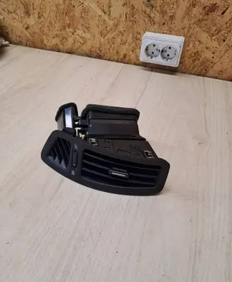 KIA Ceed Dash center air vent grill 974801H000