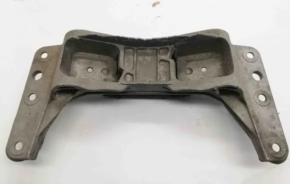 BMW 6 E63 E64 Gearbox mounting bracket 6764617