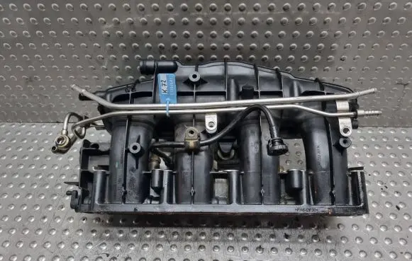 Volkswagen Golf V Intake manifold 06F133185AC