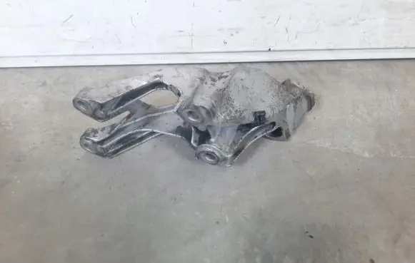 Audi A4 S4 B8 8K Engine mounting bracket 8K0199307AP