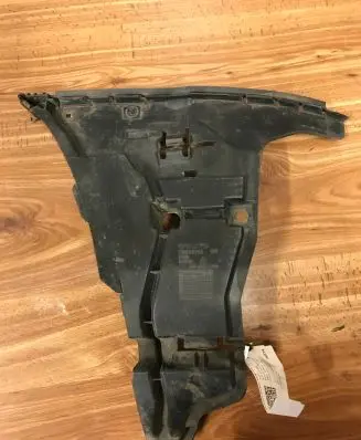 Volvo S60 Front bumper mounting bracket 08693182