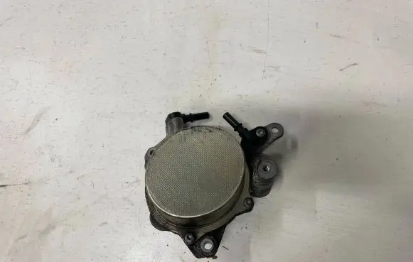 Ford Mondeo MK IV Vacuum pump 7021390500