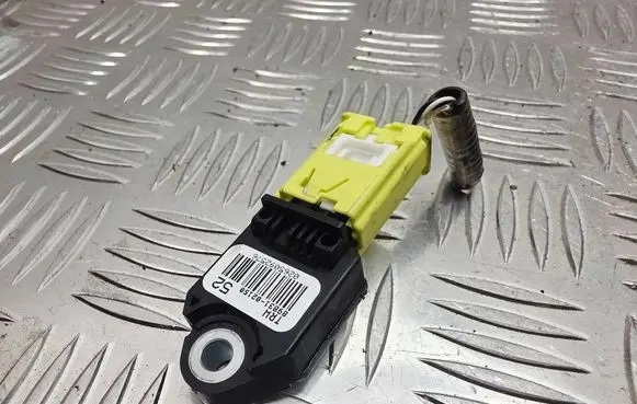 Toyota Auris E180 Airbag deployment crash/impact sensor 8983102150