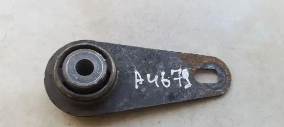 Peugeot 407 Engine mount bracket