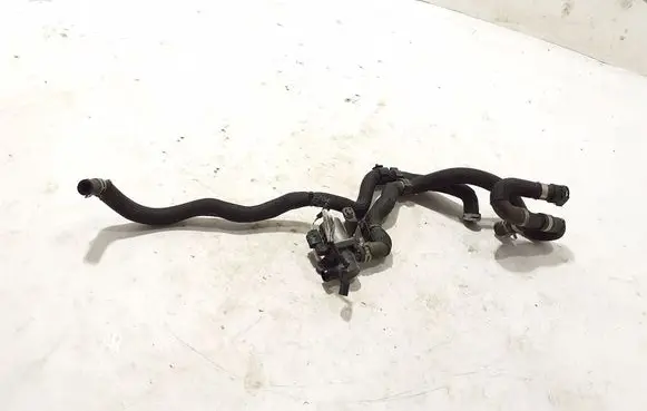 Engine coolant pipe/hose