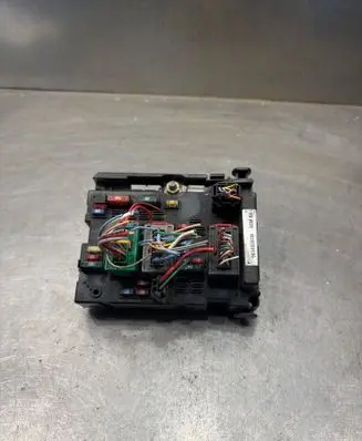 Peugeot 307 Fuse module 9644038480 14333353