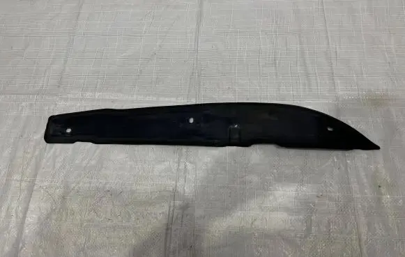 Maserati Levante Fender foam support/seal 670032468