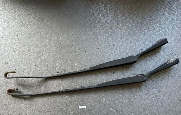 Jeep Grand Cherokee (WJ) Front wiper blade arm 5012605AB 5012607AA