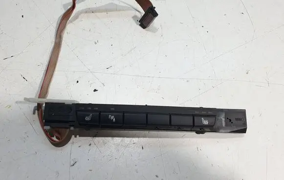 BMW 3 E90 E91 Seat heating switch 6962591 03743652