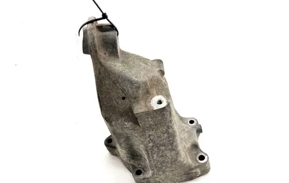 Mercedes-Benz C W204 Engine mounting bracket A6512233504