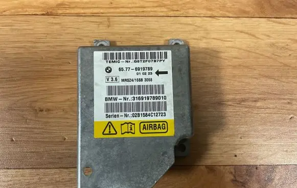 BMW 5 E39 Airbag control unit/module 6919789 316919789010 G8T2F07B7PY