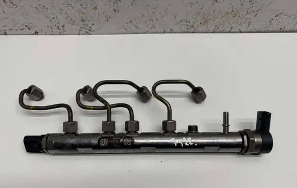 BMW 3 GT F34 Fuel main line pipe 780060103 0445214135