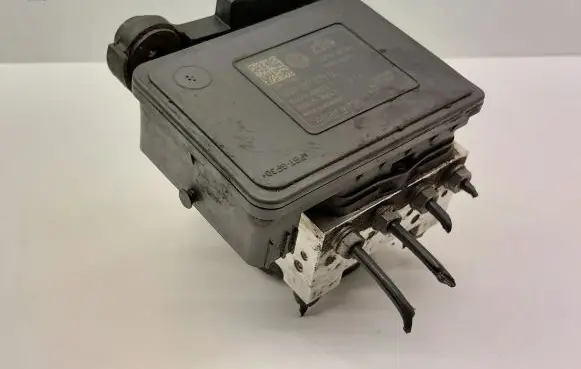 Volkswagen PASSAT B8 ABS Pump 3Q0907379Q 5Q0614235 3Q0614517Q