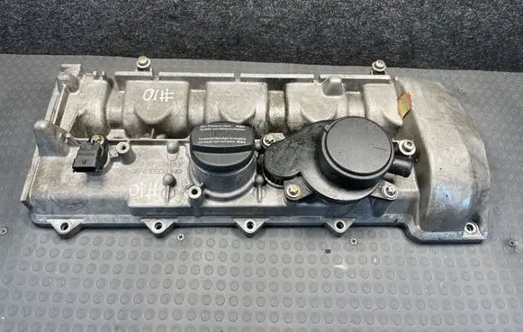 Mercedes-Benz C W202 Rocker cam cover A6110160805 A0031539728 A6110160134