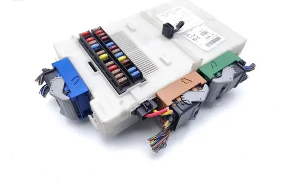 Ford Galaxy Fuse module 7G9T14A073CC 28110778 3659AFO11257P