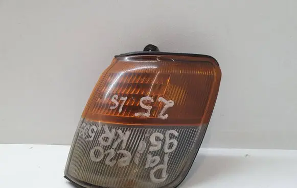 Mitsubishi Pajero Front indicator light 21037746