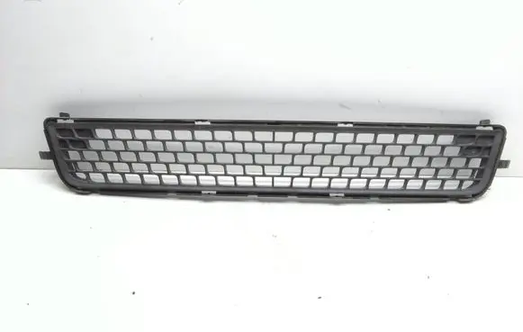 Volvo V70 Front bumper lower grill 30763113 30678636